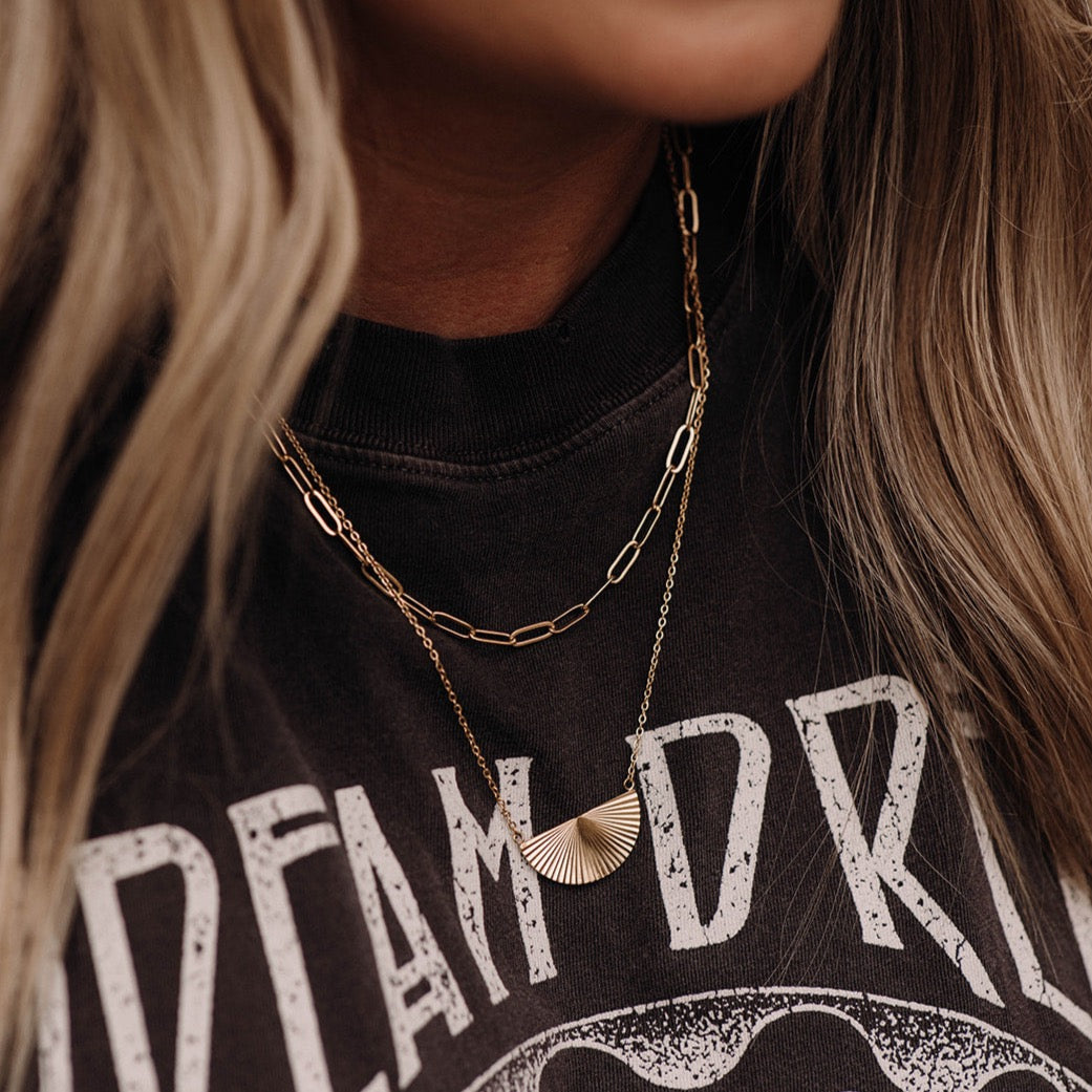 amelia necklace