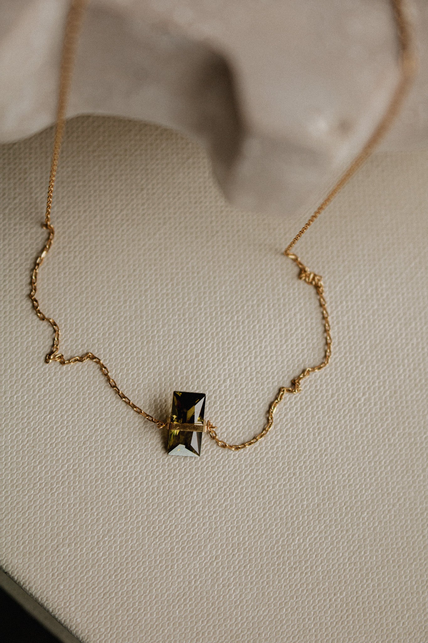 leona necklace