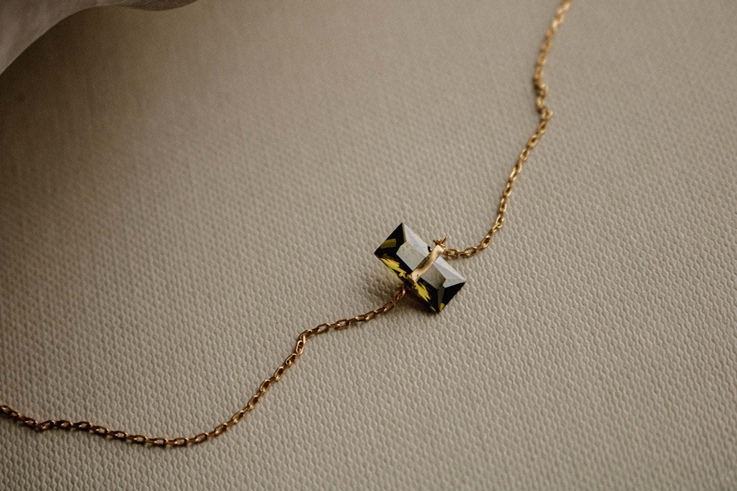 leona necklace