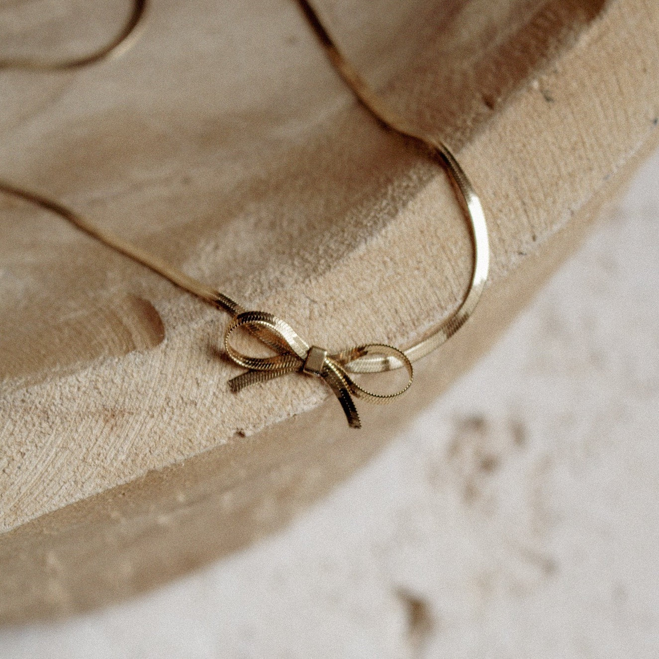 bow necklace