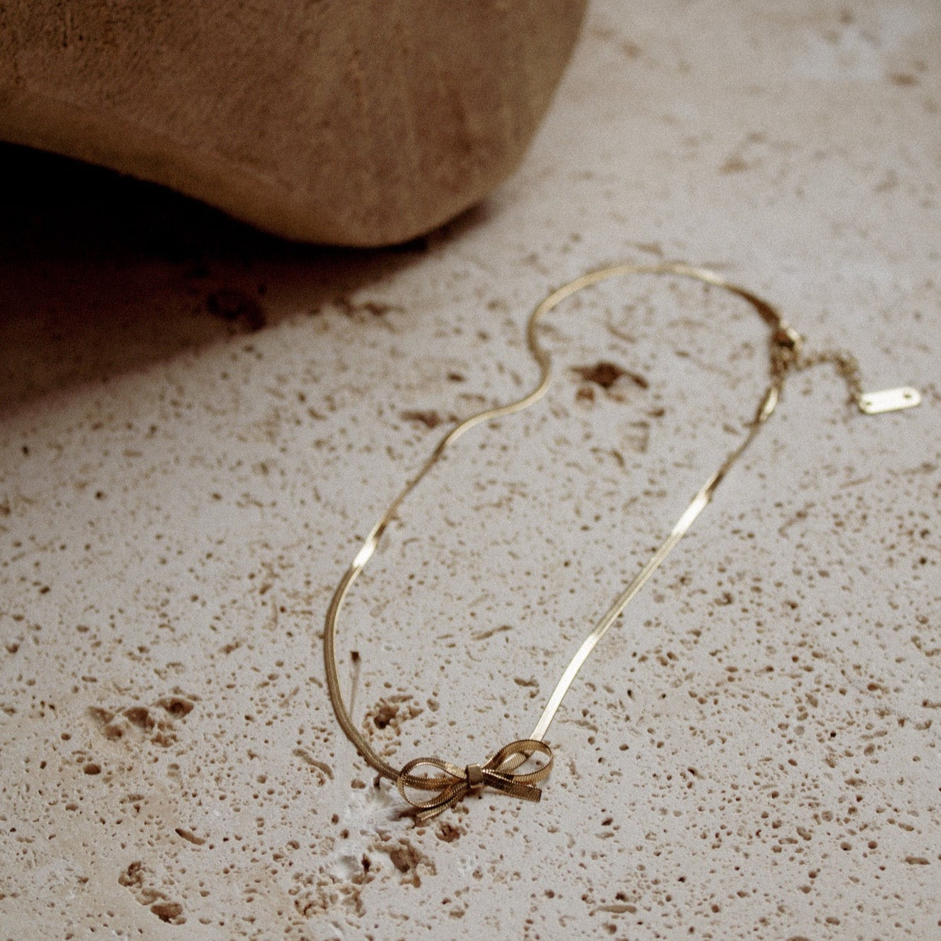 bow necklace